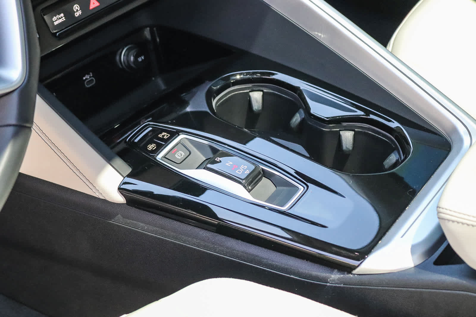 Used 2025 Audi Q5 Premium AWD/4WD image 17