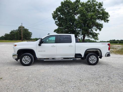 Used 2025 Chevrolet Silverado 2500 LT w/ Convenience Package AWD/4WD image 5