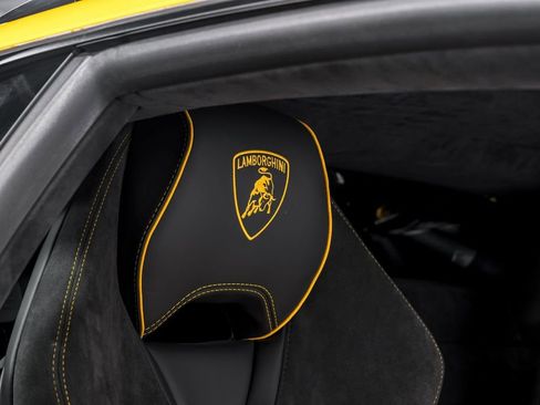 Used 2024 Lamborghini Huracan Sterrato image 36