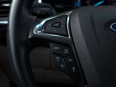 Used 2019 Ford Edge Titanium FWD image 23
