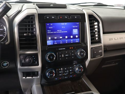 Used 2020 Ford F350 Lariat image 5