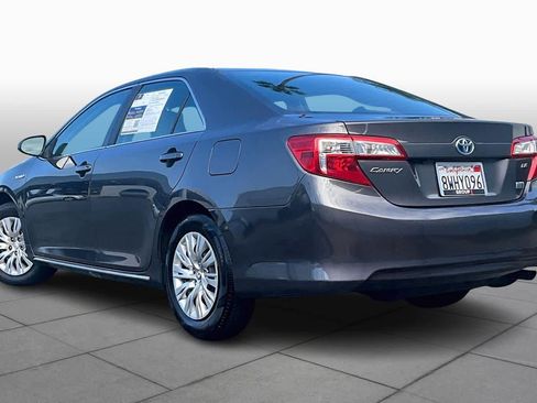Used 2014 Toyota Camry LE image 12