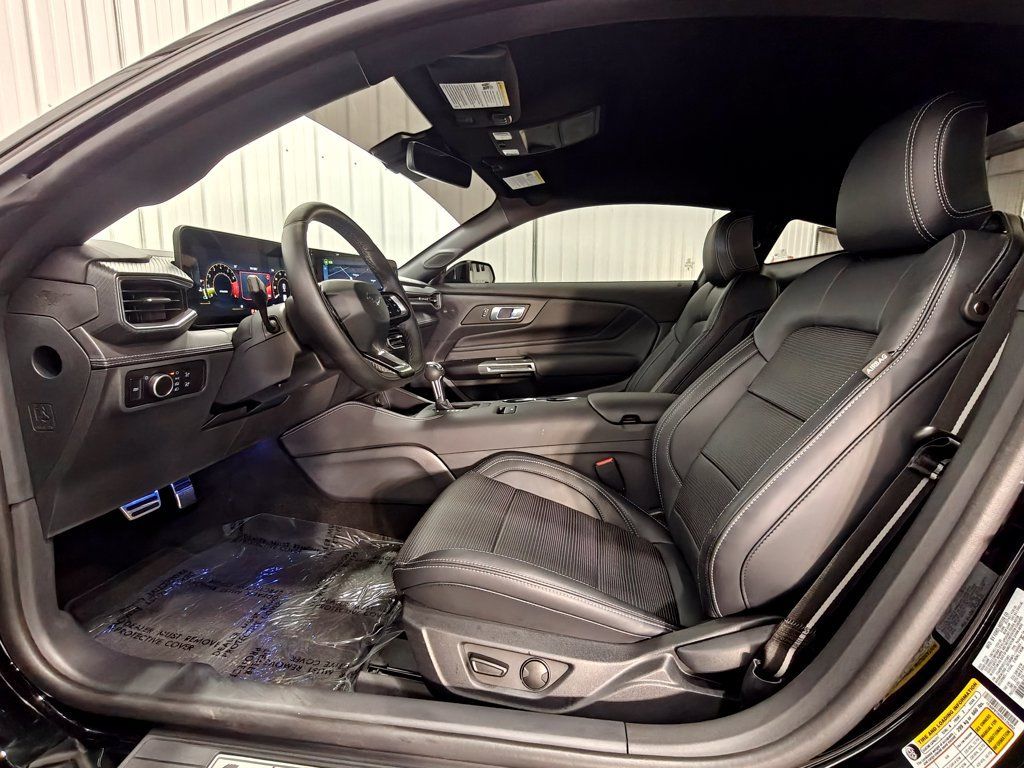 Used 2025 Ford Mustang Premium RWD image 27