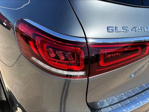 Used 2022 Mercedes-Benz GLS 450 4MATIC image 32