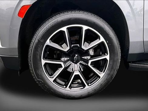 Used 2022 Chevrolet Tahoe RST w/ Luxury Package AWD/4WD image 8