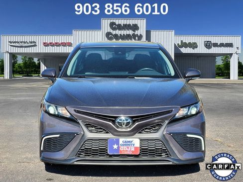 Used 2024 Toyota Camry SE image 2