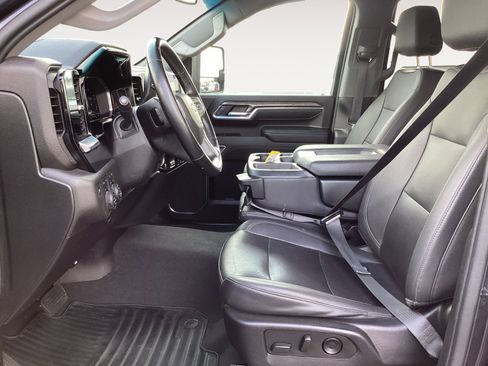 Used 2024 Chevrolet Silverado 2500 LTZ AWD/4WD image 27