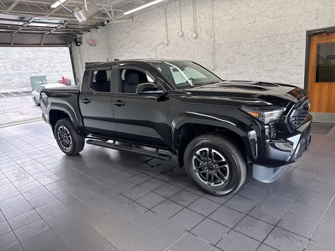 Certified 2024 Toyota Tacoma TRD Sport AWD/4WD image 1