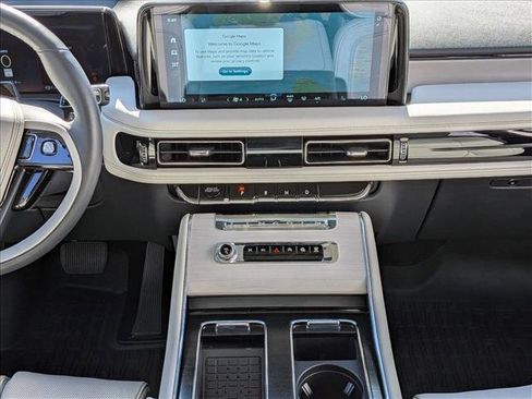 Used 2025 Lincoln Aviator Reserve w/ Luxury Package image 12