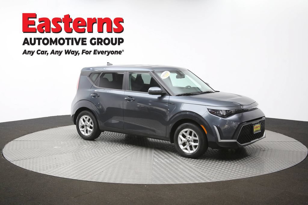 Used 2023 Kia Soul LX w/ LX Technology Package FWD image 47