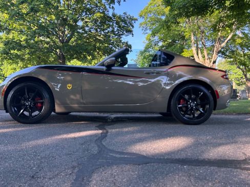 Used 2023 MAZDA MX-5 Miata Grand Touring RWD image 2