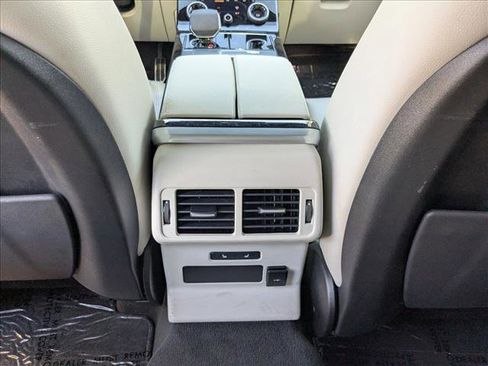 Used 2023 Land Rover Range Rover Velar R-Dynamic S image 20