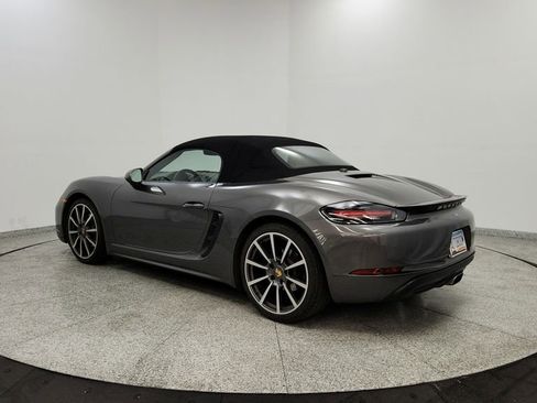 Used 2017 Porsche 718 Boxster RWD image 3