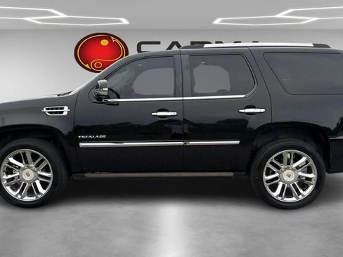Used 2013 Cadillac Escalade Platinum AWD/4WD image 2