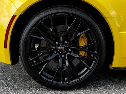 Used 2019 Chevrolet Corvette Z06 RWD image 17