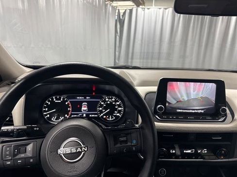 Used 2023 Nissan Rogue SV image 22