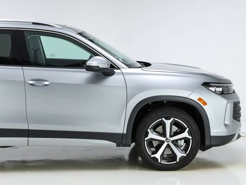 New 2026 Volkswagen Tiguan SE image 12