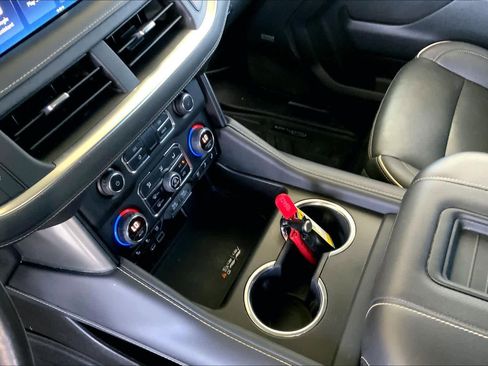 Used 2022 Chevrolet Tahoe Premier w/ Premium Package image 16