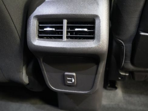 Used 2024 GMC Terrain SLE AWD/4WD image 22