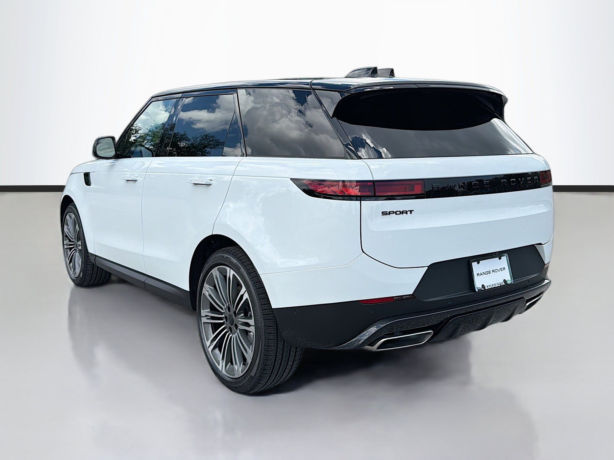 New 2027 Land Rover Range Rover Sport SE AWD/4WD image 3