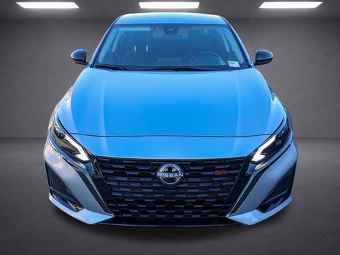 New 2025 Nissan Altima 2.5 SR image 9