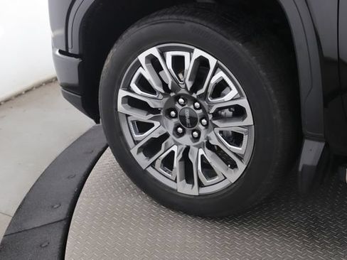 Used 2024 GMC Sierra 1500 Denali Ultimate AWD/4WD image 10