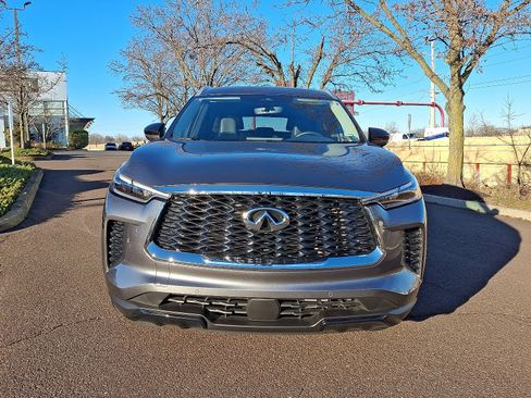 Certified 2025 INFINITI QX60 Luxe image 2