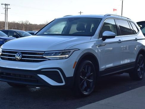 Used 2023 Volkswagen Tiguan SE image 15