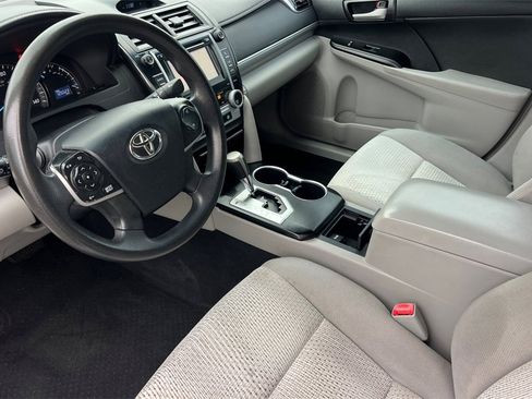 Used 2013 Toyota Camry LE image 12