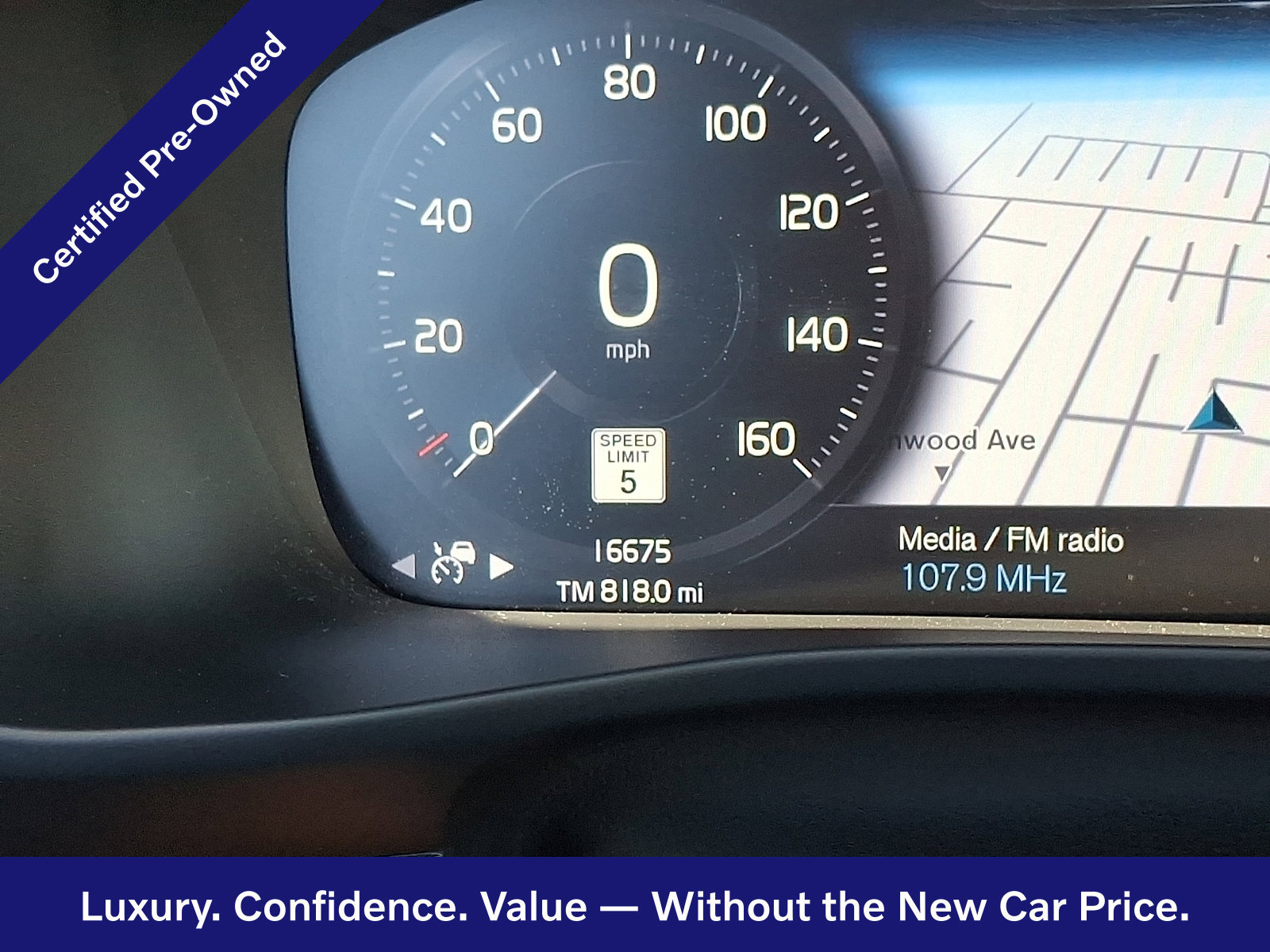 Certified 2022 Volvo XC40 T5 Momentum w/ Premium Package AWD/4WD image 21