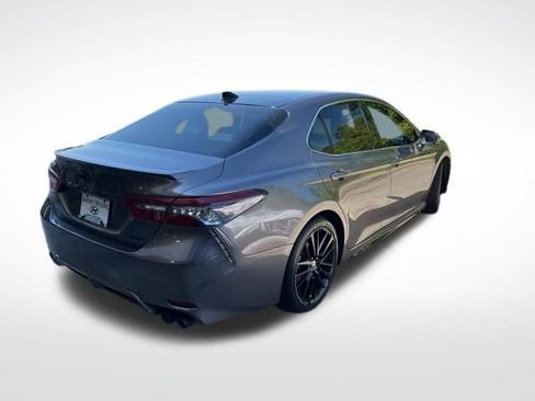 Used 2022 Toyota Camry XSE FWD image 3