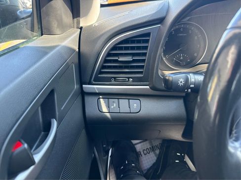 Used 2018 Hyundai Elantra Value Edition image 17