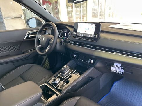New 2025 Mitsubishi Outlander SEL Black Edition image 24