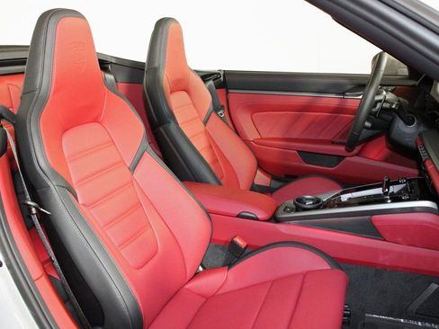 Certified 2026 Porsche 911 Carrera RWD image 40