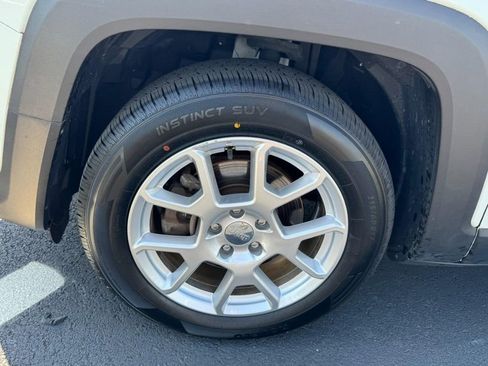 Used 2020 Jeep Renegade Latitude FWD image 7