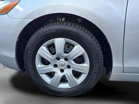 Used 2009 Toyota Camry FWD image 30