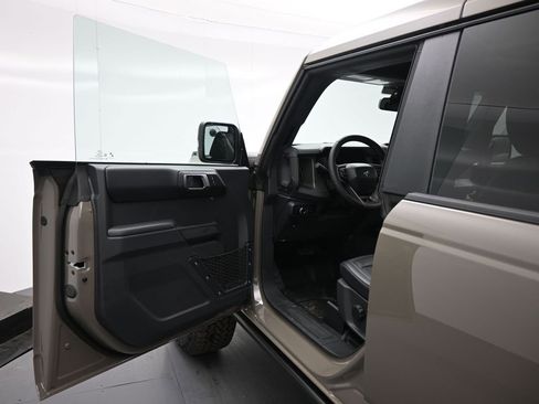 New 2025 Ford Bronco Badlands image 8