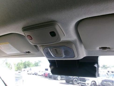 Used 2025 RAM ProMaster 2500 w/ Convenience Group FWD image 15