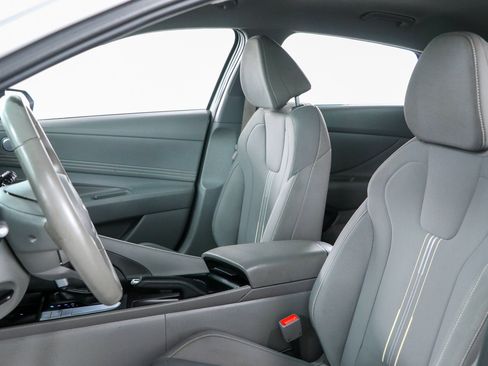 Used 2025 Hyundai Elantra Sport FWD image 23