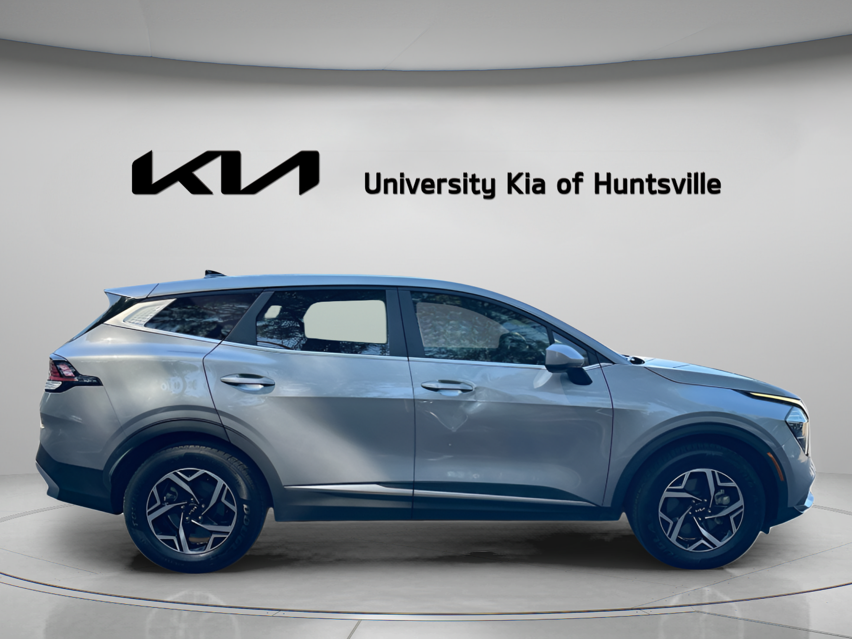 Used 2023 Kia Sportage LX FWD image 9