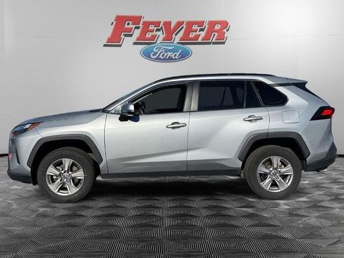 Used 2023 Toyota RAV4 XLE AWD/4WD image 2