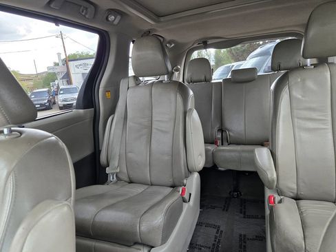 Used 2013 Toyota Sienna Limited w/ Premium Pkg AWD/4WD image 17