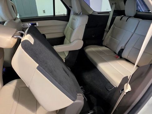Used 2023 Ford Explorer Platinum w/ Technology Package AWD/4WD image 70