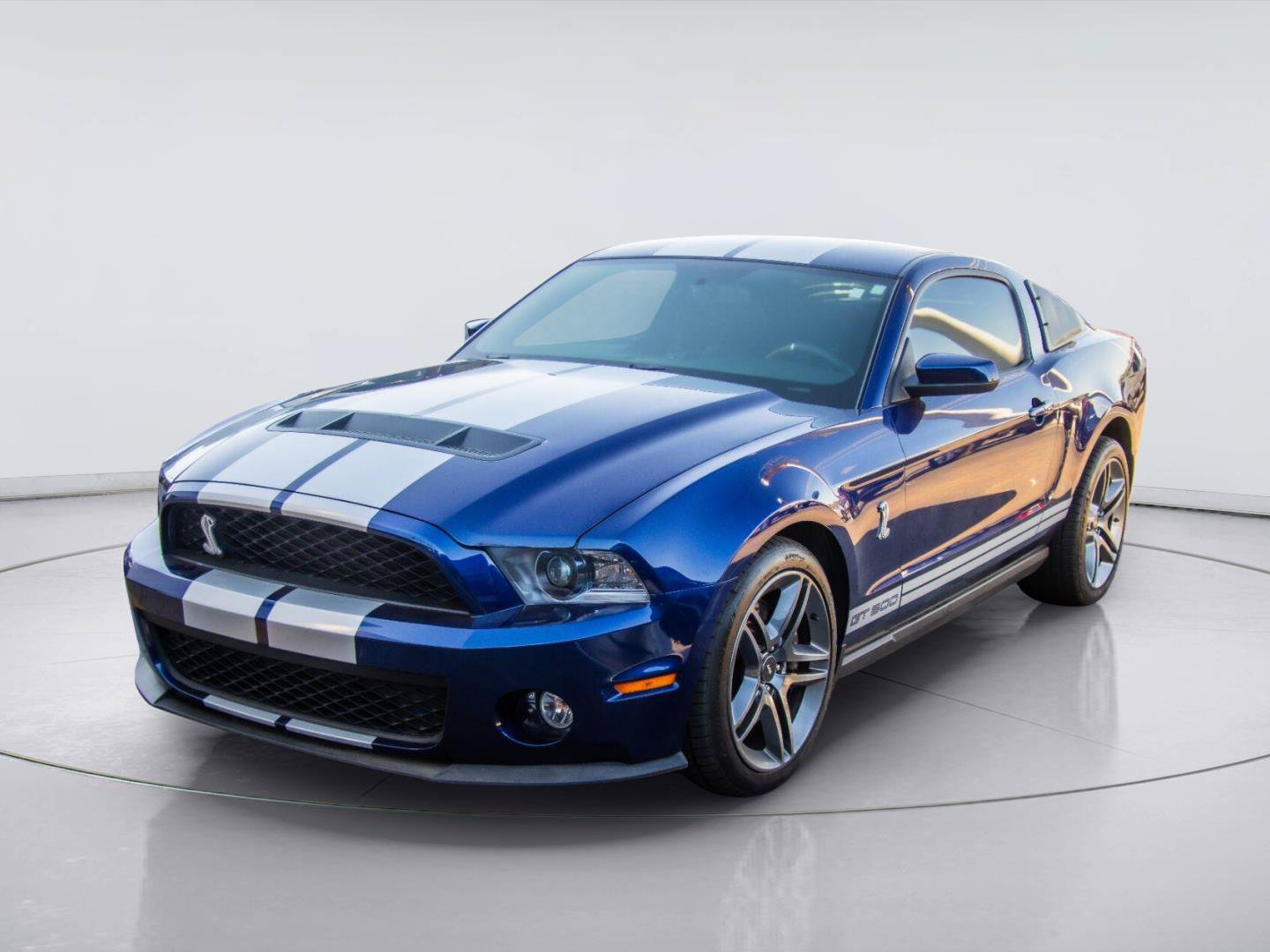 Used 2010 Ford Mustang Shelby GT500 RWD image 1