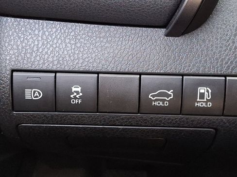 Used 2019 Toyota Camry XLE w/ Navigation Package image 25