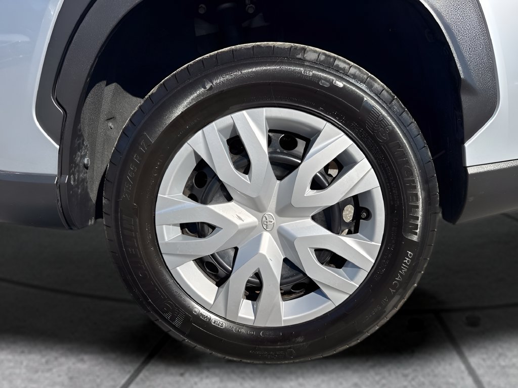 Used 2022 Toyota Corolla Cross L FWD image 27