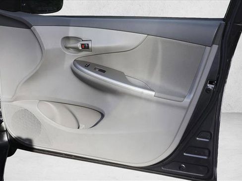Used 2010 Toyota Corolla LE FWD image 27