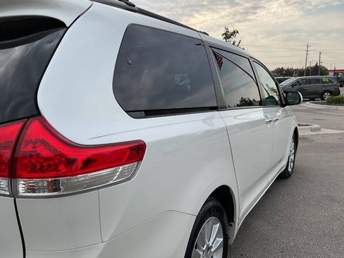 Used 2011 Toyota Sienna Limited w/ Premium Pkg AWD/4WD image 8