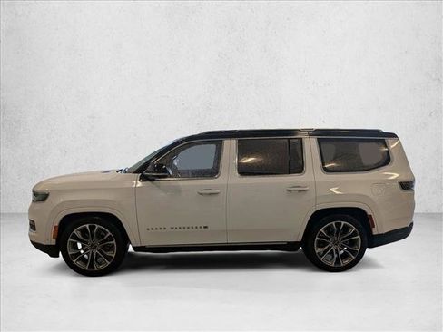 Used 2024 Jeep Grand Wagoneer Series III w/ Rear Seat Video Group 1 AWD/4WD image 9