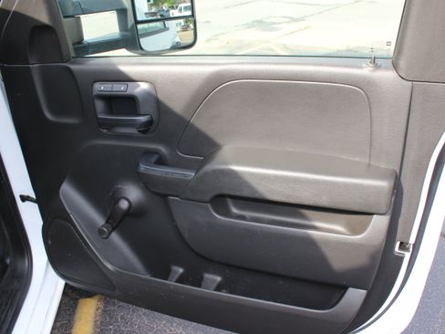 Used 2015 Chevrolet Silverado 2500 W/T AWD/4WD image 8